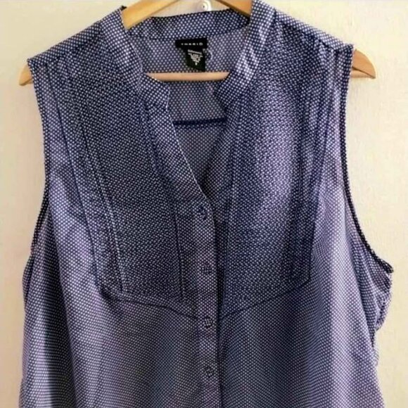 SIZE 2XL TORRID shirt top blouse sleeveless polka dots blue white button front - Picture 5 of 5